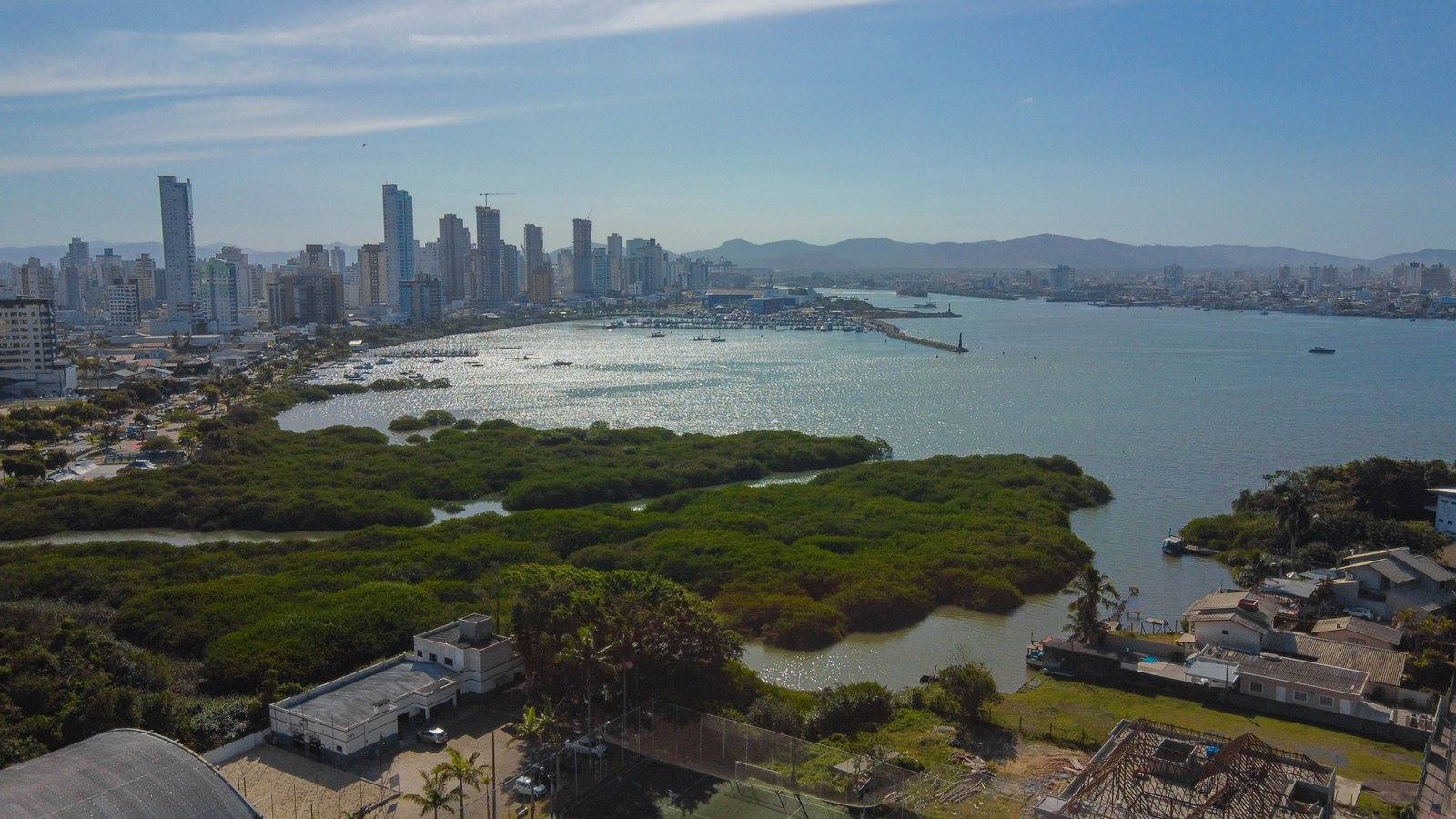 aplat-macodesc-atalaia-47-vista-aerea-03 Apartamento na Casa Atalaia 47 em Itajaí (SC) | MACODESC