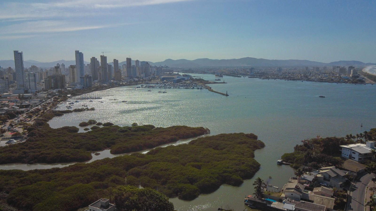 aplat-macodesc-atalaia-47-vista-aerea-04 Apartamento na Casa Atalaia 47 em Itajaí (SC) | MACODESC