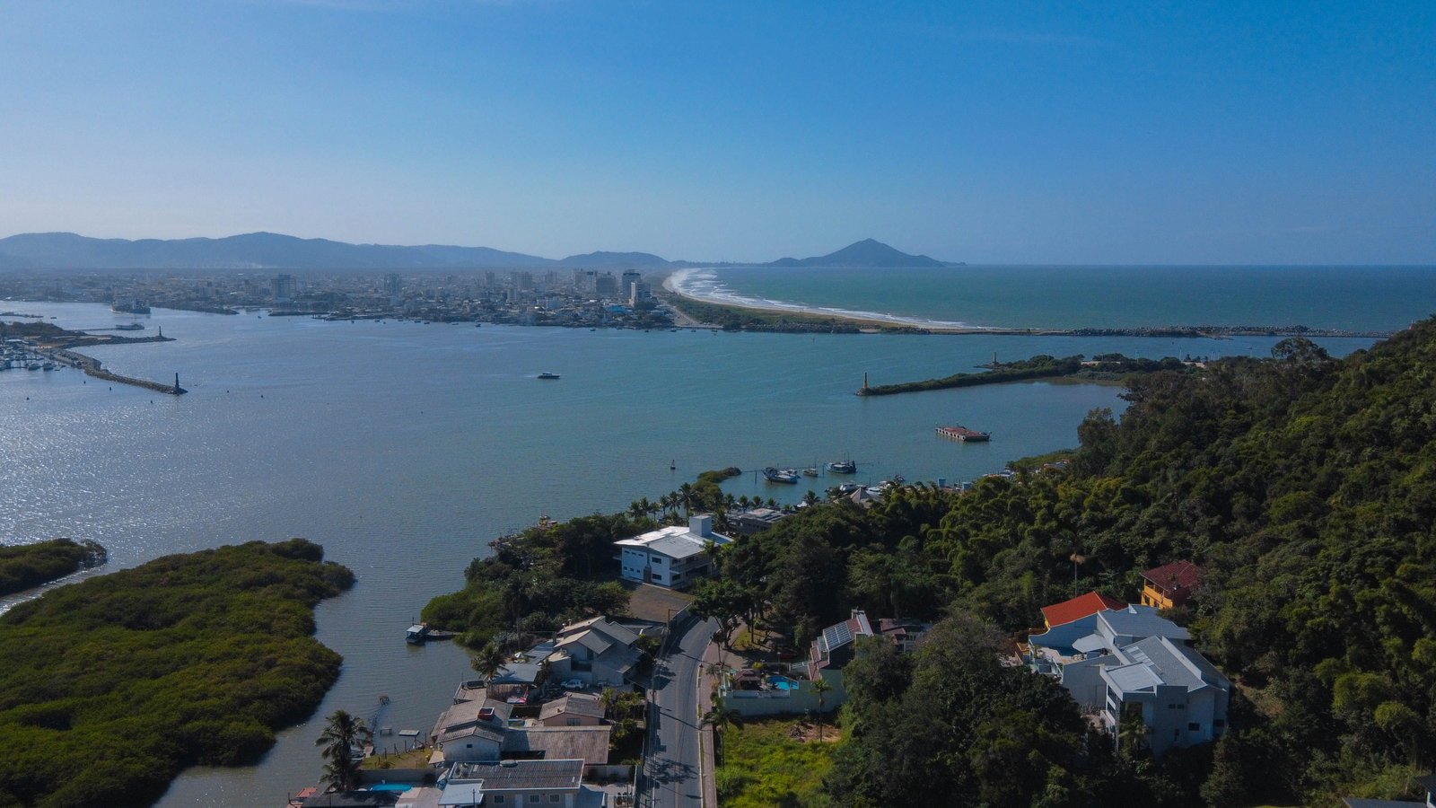 aplat-macodesc-atalaia-47-vista-aerea-05 Apartamento na Casa Atalaia 47 em Itajaí (SC) | MACODESC