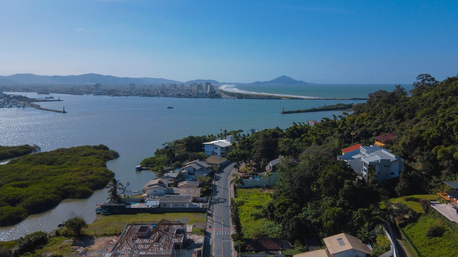 aplat-macodesc-atalaia-47-vista-aerea-06 Apartamento na Casa Atalaia 47 em Itajaí (SC) | MACODESC
