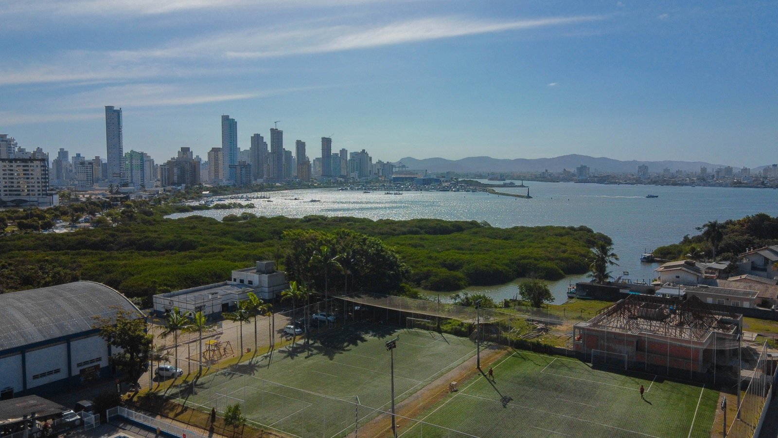 aplat-macodesc-atalaia-47-vista-aerea-08 Apartamento na Casa Atalaia 47 em Itajaí (SC) | MACODESC