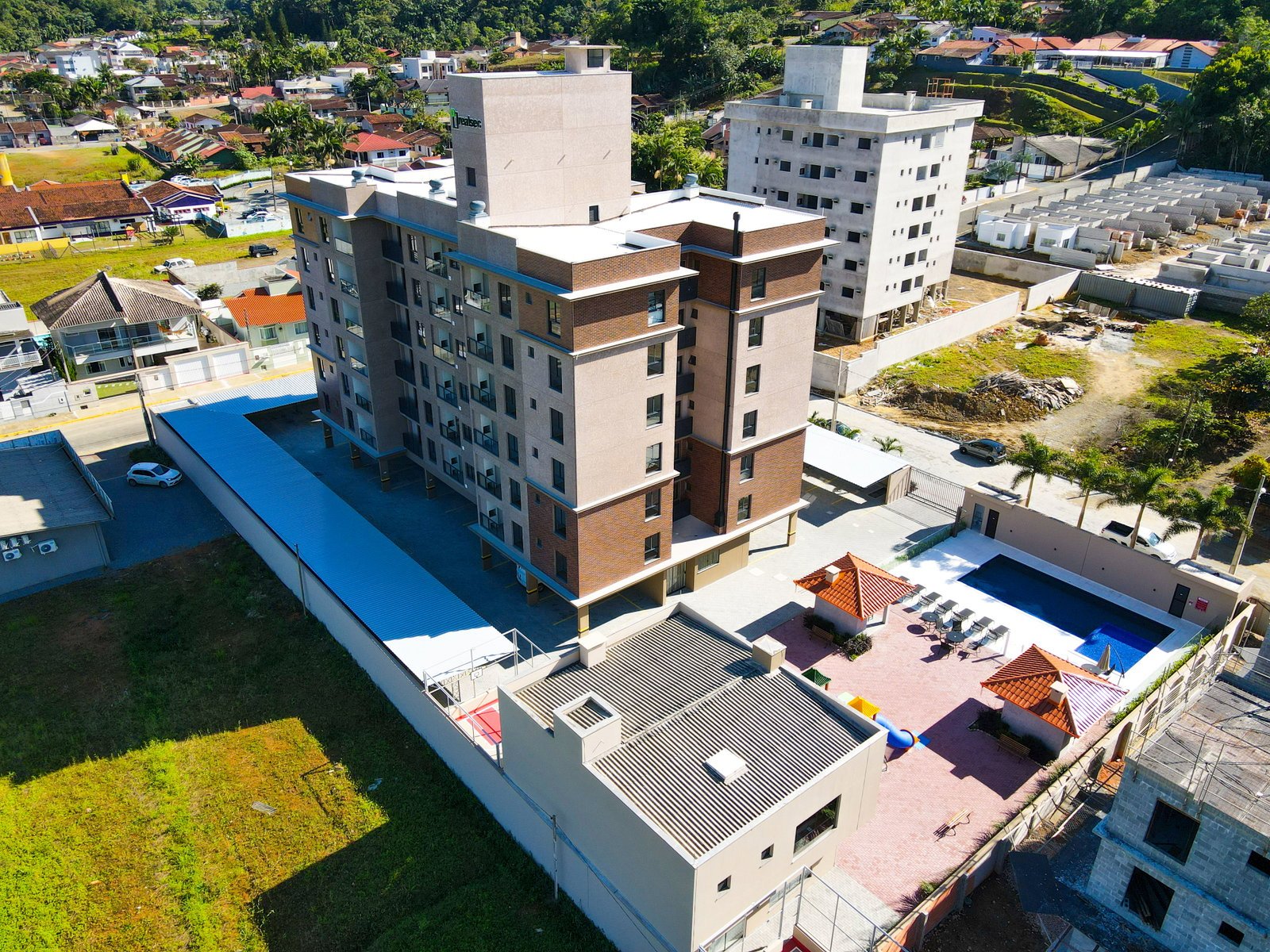 aplat-realsec-torres-de-turim-b-fachada-01 Vaga de Garagem no Torres de Turim Residencial em Guaramirim (SC) | REALSEC