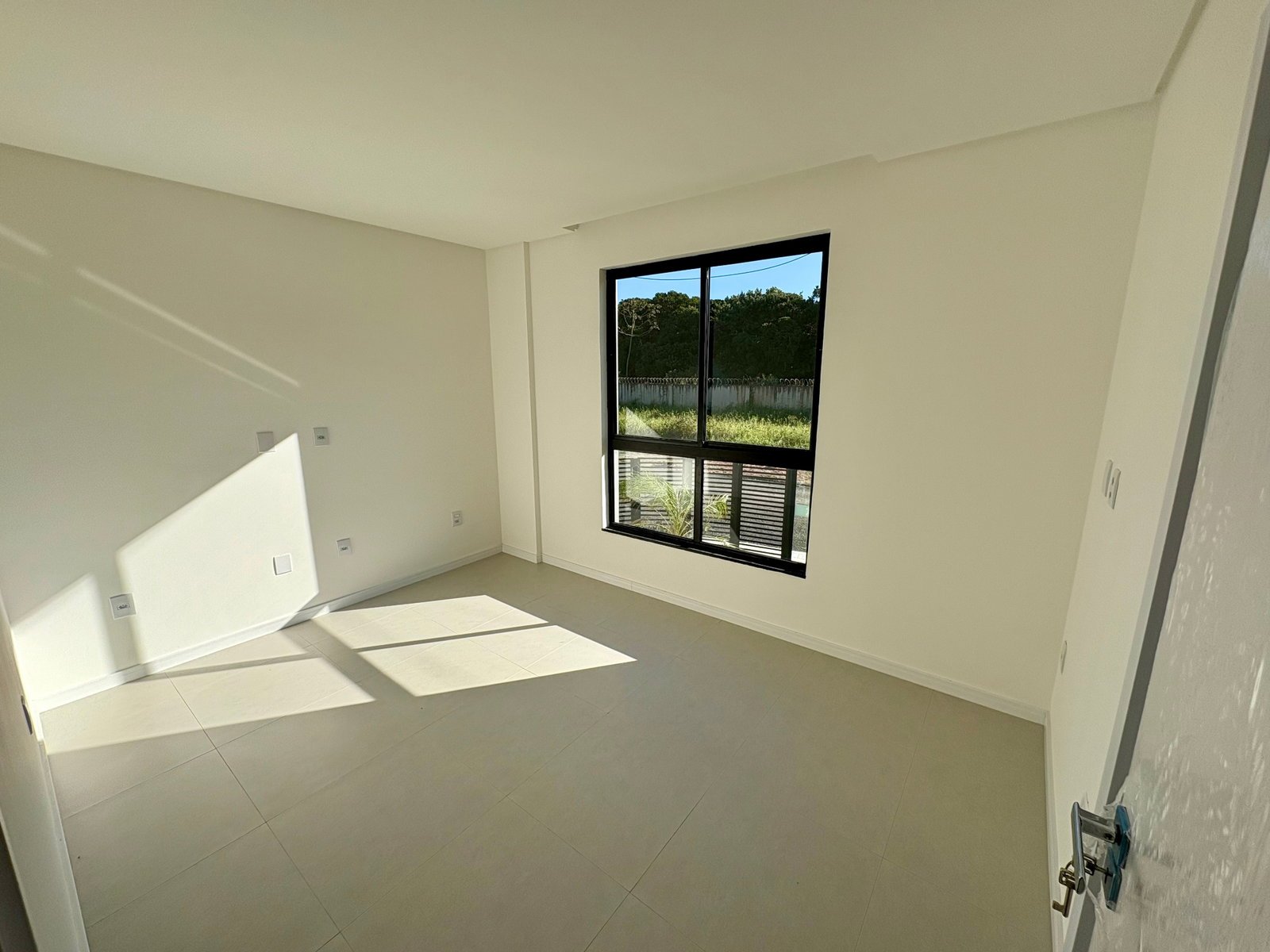cotienschi-sunset-apto-suite-01 Apartamento no Sunset Residence em Navegantes (SC) | COTIENSCHI