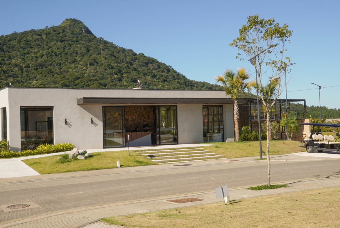 Terreno para Residência no Colinas de Camboriú Village em Camboriú(SC) | EMBRALOT