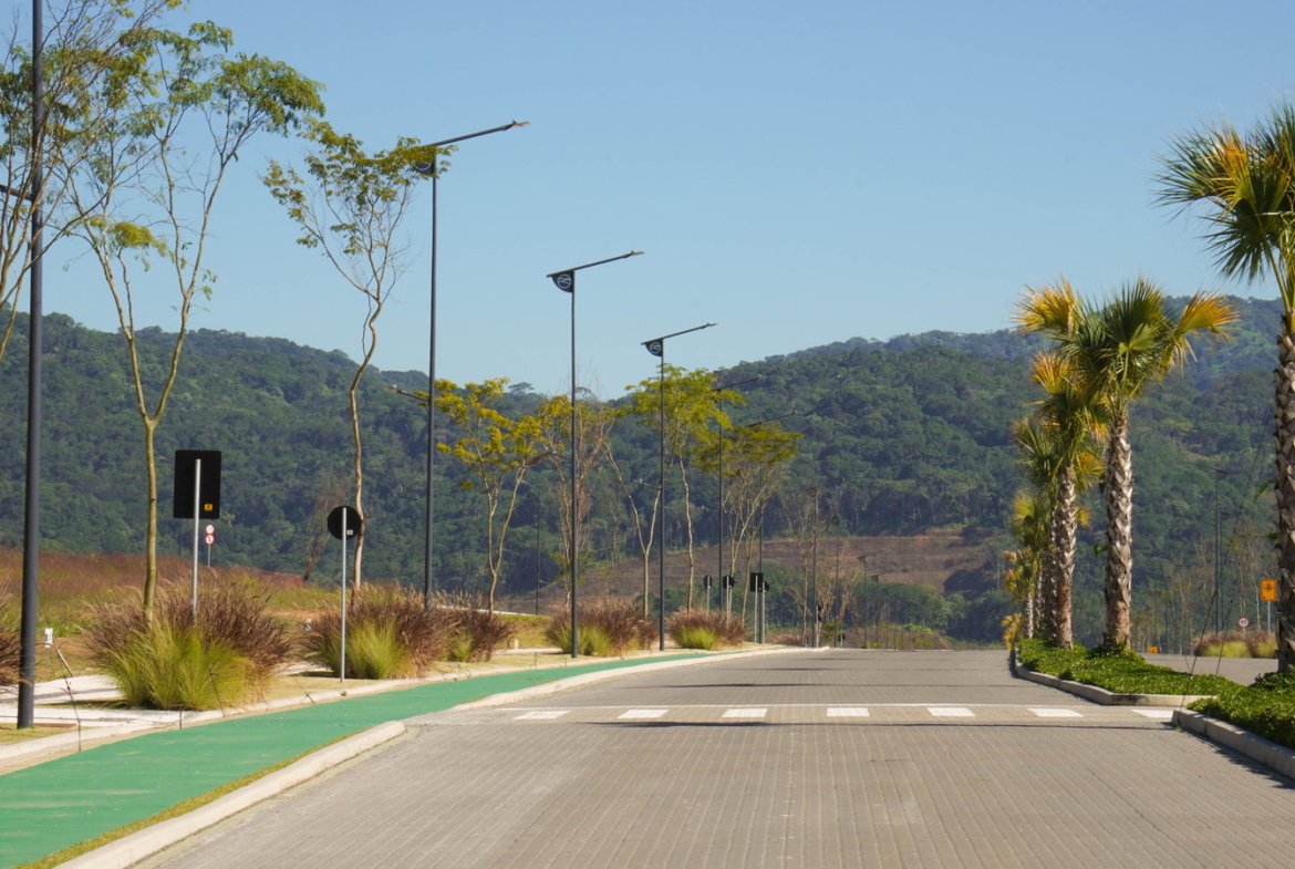 Terreno para Residência no Colinas de Camboriú Village em Camboriú(SC) | EMBRALOT