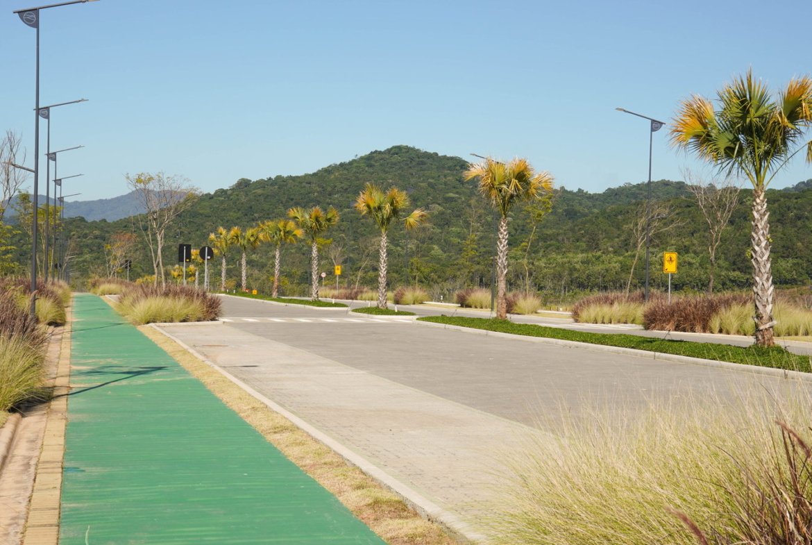 Terreno para Residência no Colinas de Camboriú Village em Camboriú(SC) | EMBRALOT