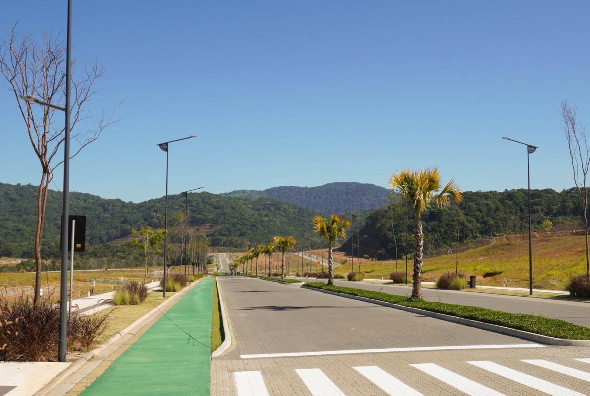 Terreno para Residência no Colinas de Camboriú Village em Camboriú(SC) | EMBRALOT