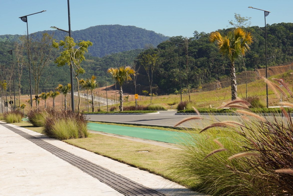 Terreno para Residência no Colinas de Camboriú Village em Camboriú(SC) | EMBRALOT