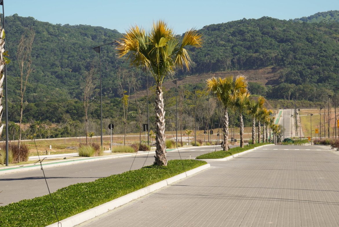 Terreno para Residência no Colinas de Camboriú Village em Camboriú(SC) | EMBRALOT