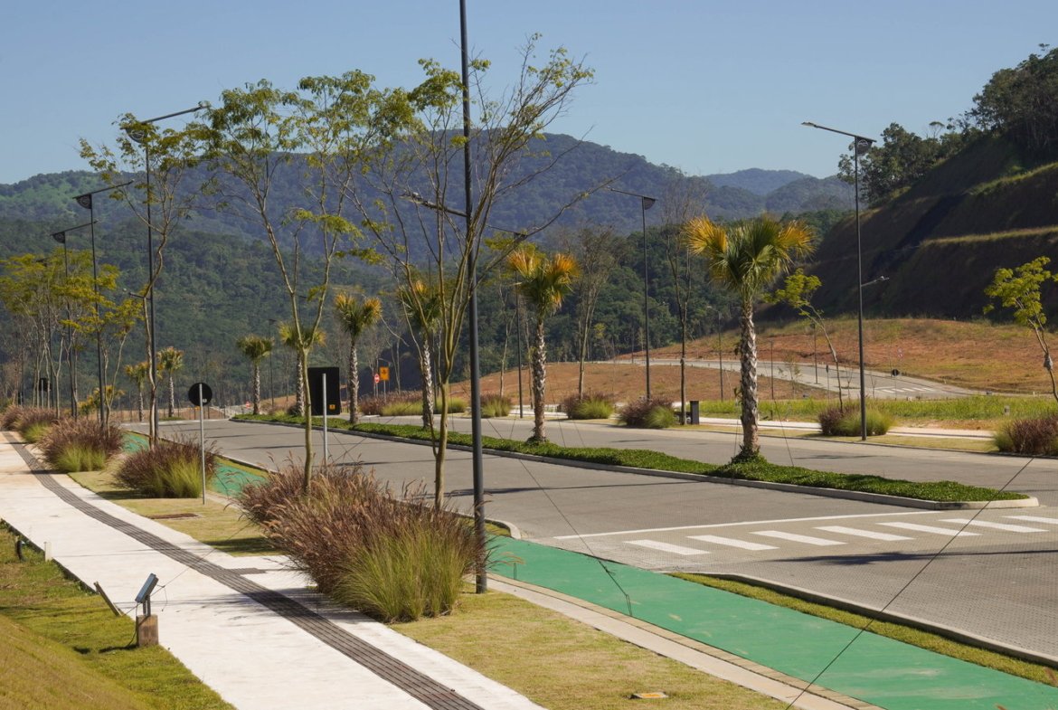 Terreno para Residência no Colinas de Camboriú Village em Camboriú(SC) | EMBRALOT