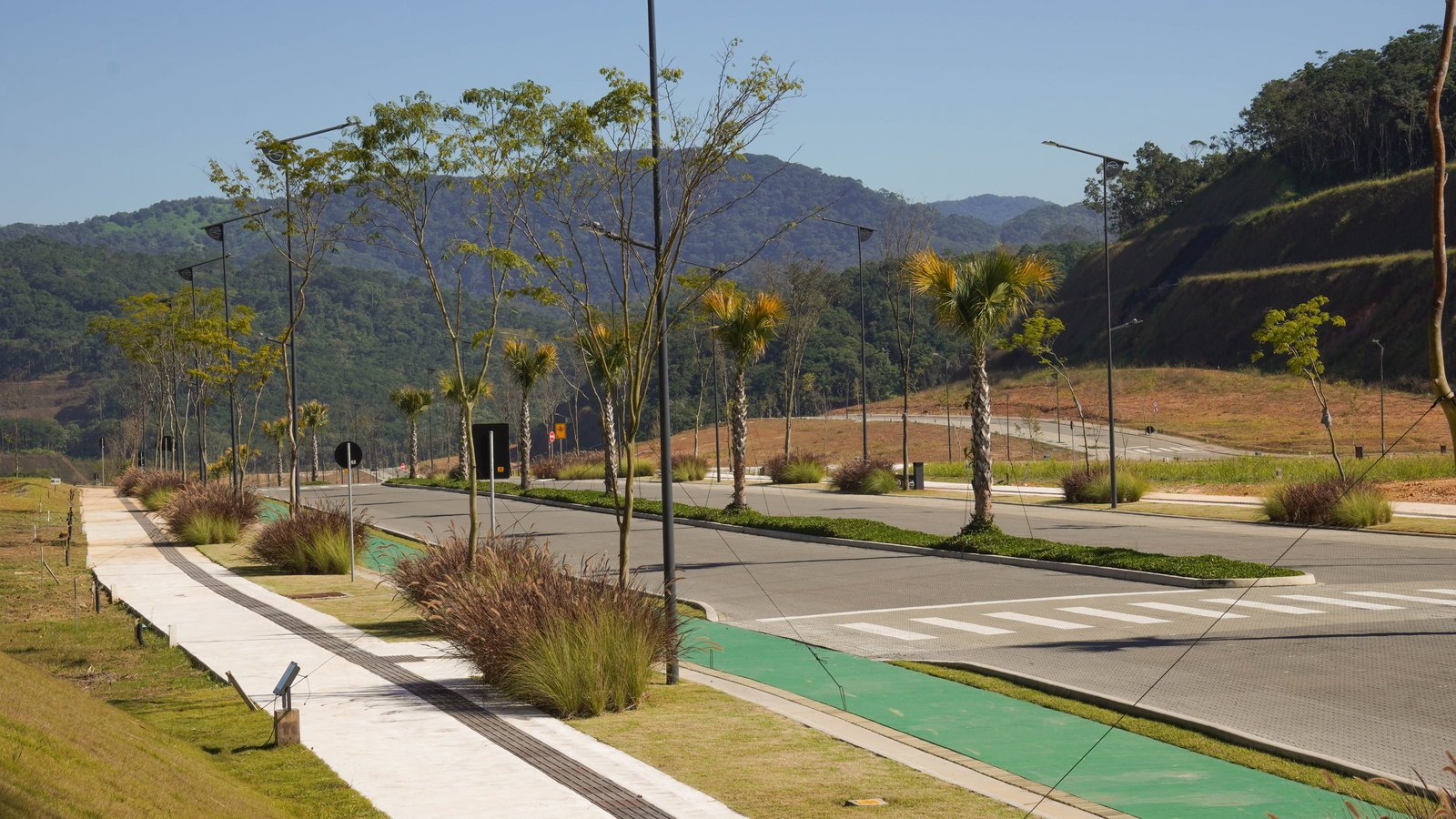 aplat-embralot-colinas-rua-13 Terreno para Residência no Colinas de Camboriú Village em Camboriú(SC) | EMBRALOT