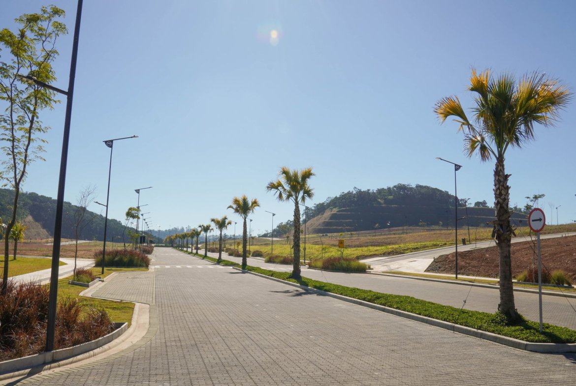 Terreno para Residência no Colinas de Camboriú Village em Camboriú(SC) | EMBRALOT