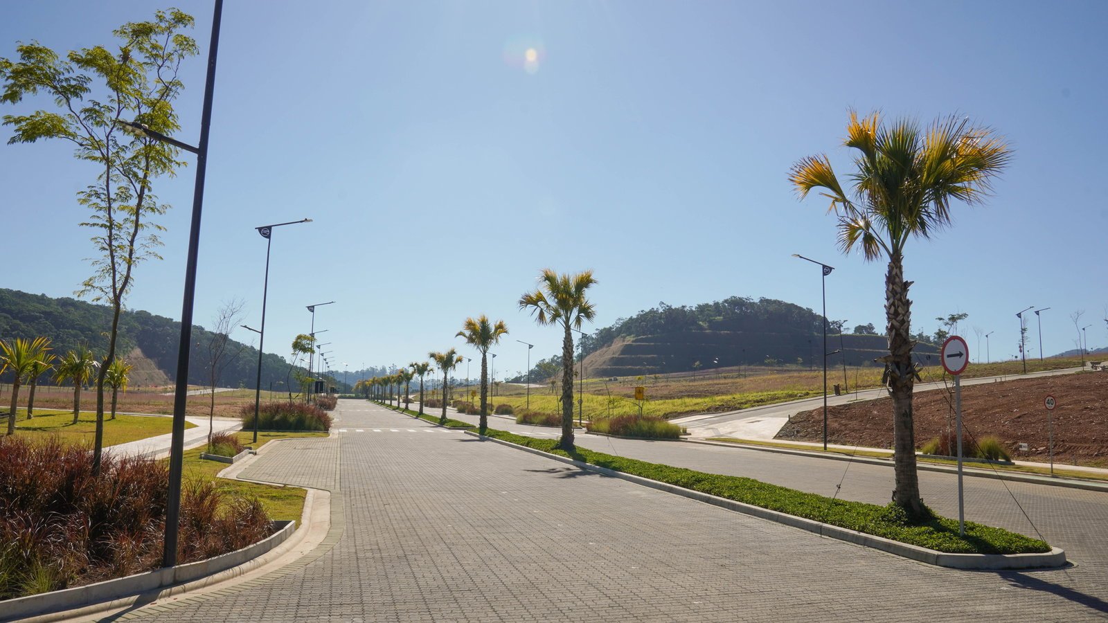 aplat-embralot-colinas-rua-15 Terreno para Residência no Colinas de Camboriú Village em Camboriú(SC) | EMBRALOT