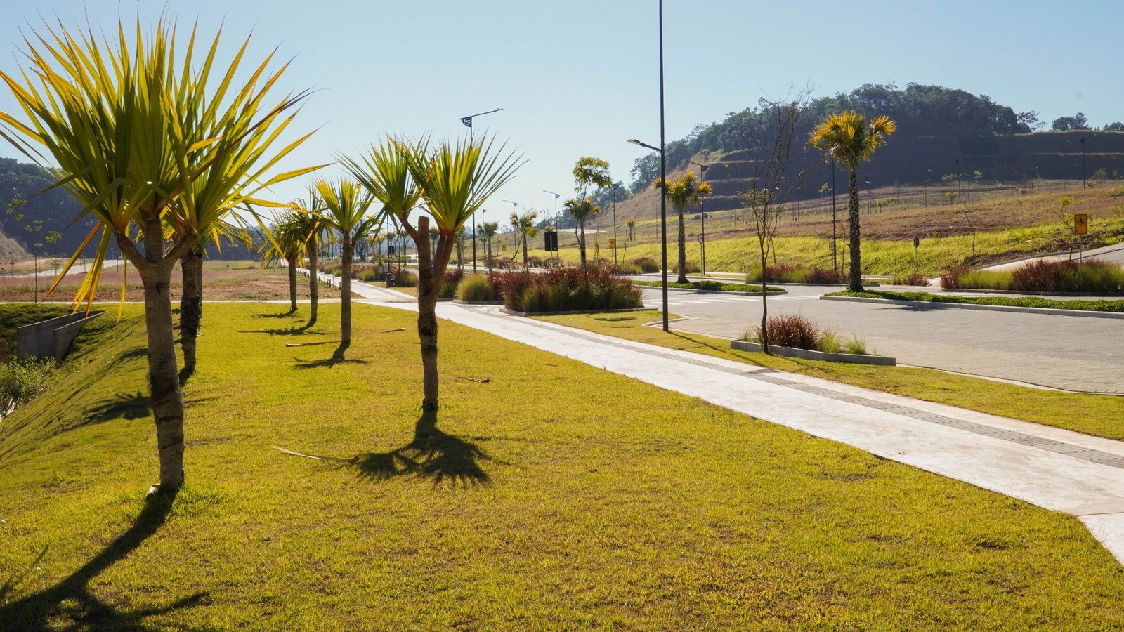 aplat-embralot-colinas-rua-17 Terreno para Residência no Colinas de Camboriú Village em Camboriú(SC) | EMBRALOT