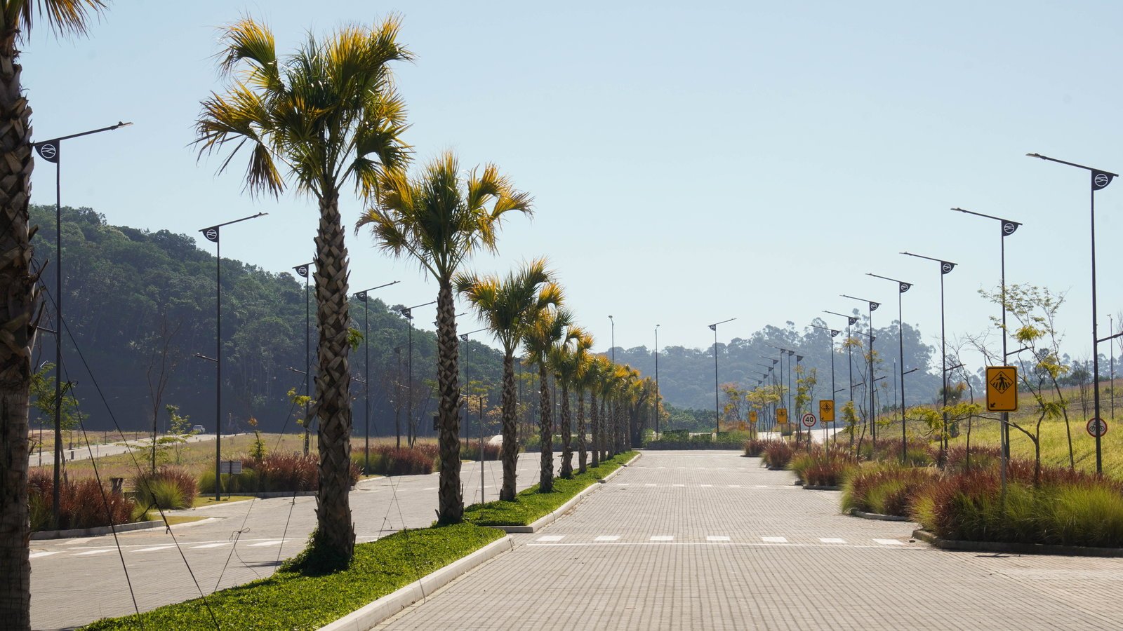 aplat-embralot-colinas-rua-19 Terreno para Residência no Colinas de Camboriú Village em Camboriú(SC) | EMBRALOT