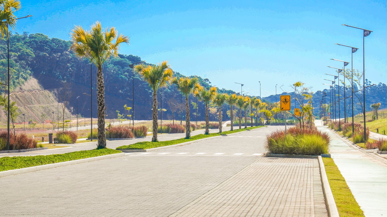 aplat-embralot-colinas-rua-20 Terreno para Residência no Colinas de Camboriú Village em Camboriú(SC) | EMBRALOT