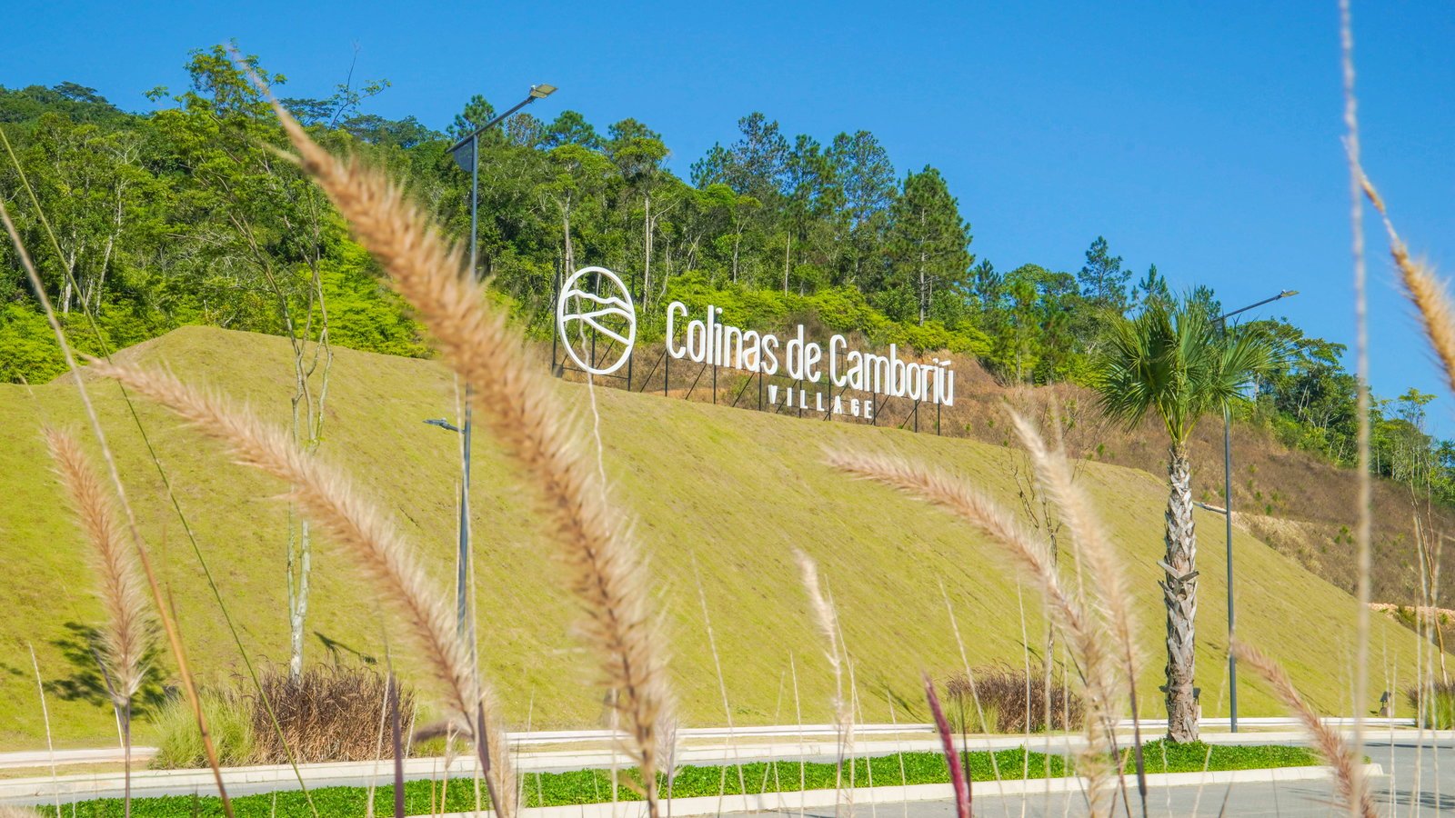 aplat-embralot-colinas-rua-25 Terreno para Residência no Colinas de Camboriú Village em Camboriú(SC) | EMBRALOT