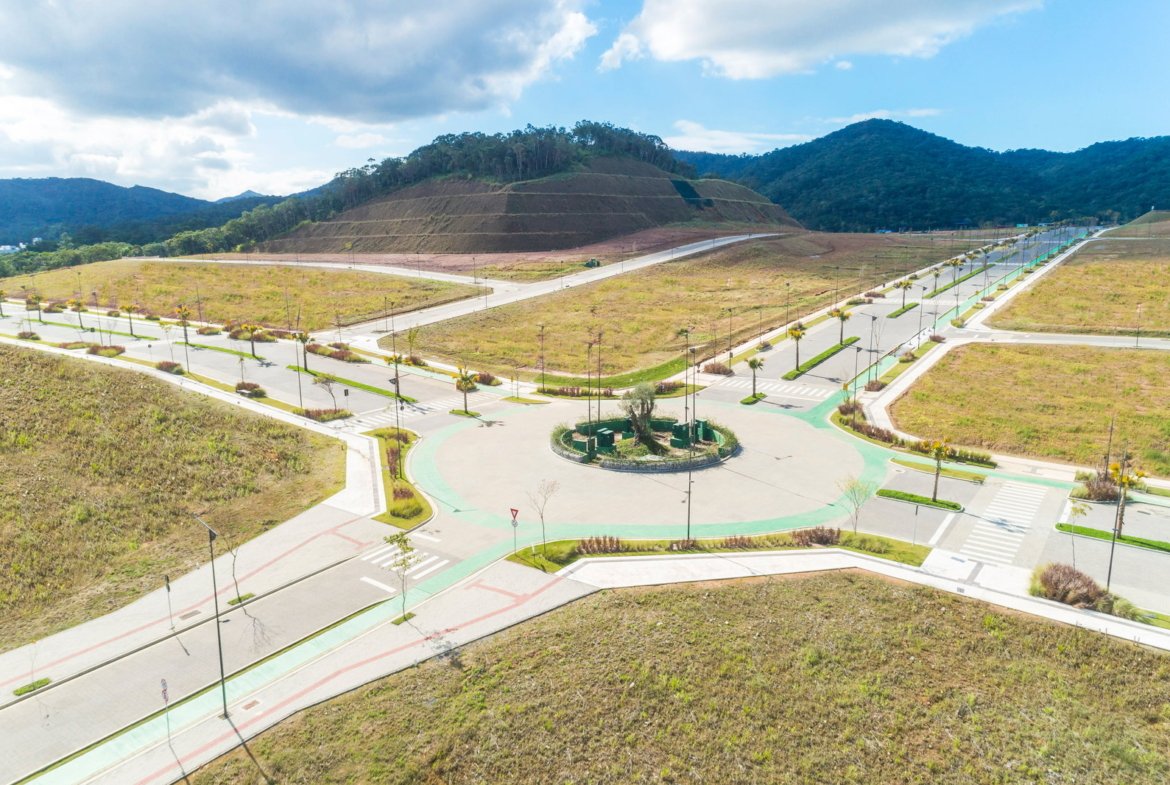 Terreno para Residência no Colinas de Camboriú Village em Camboriú(SC) | EMBRALOT