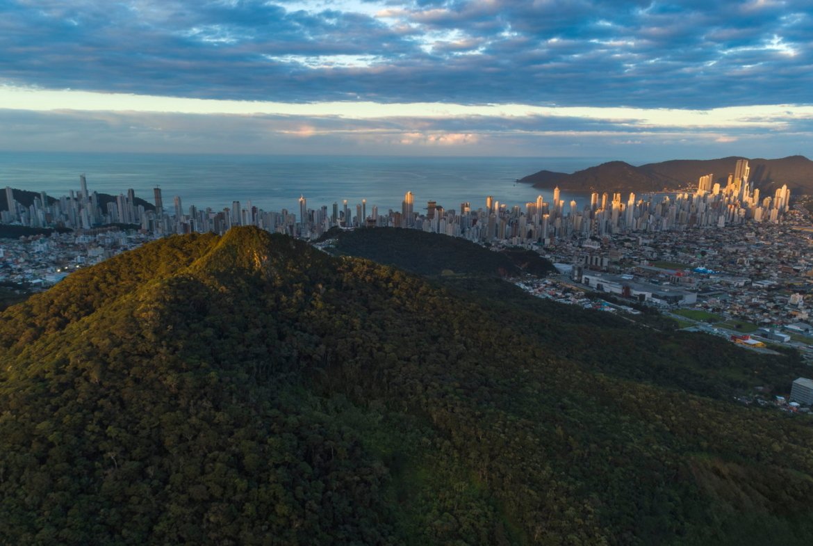 Terreno para Residência no Colinas de Camboriú Village em Camboriú(SC) | EMBRALOT