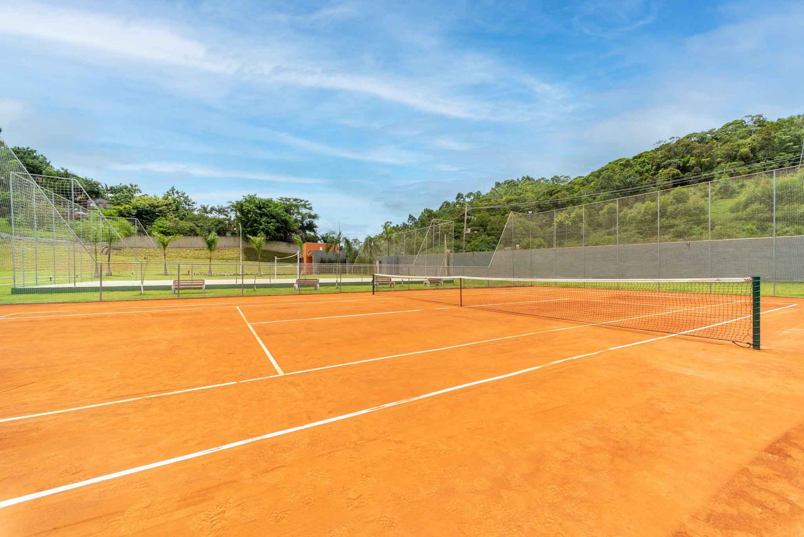 aplat-embralot-gralha-azul-quadra-tennis-02 Terreno para Residência no Gralha Azul Condomínio Residencial em Camboriú (SC) | EMBRALOT