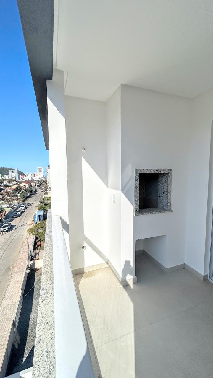 aplat-isensee-ilhas-cayman-obra-sacada-01 Apartamento no Residencial Ilhas Cayman em Navegantes | ISENSEE
