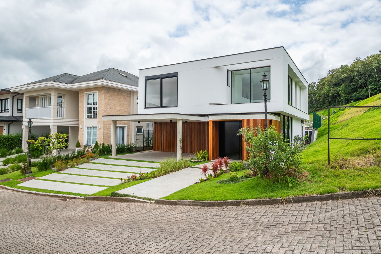 Casa Bloco 25 no Condomínio Riverside em Itajaí (SC) | NEVES E MATTOS