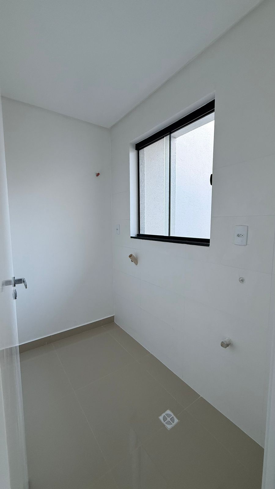 aplat-ranghetti-mavie-area-servico-01 Apartamento no Residencial Mavie em Navegantes (SC) | RANGHETTI