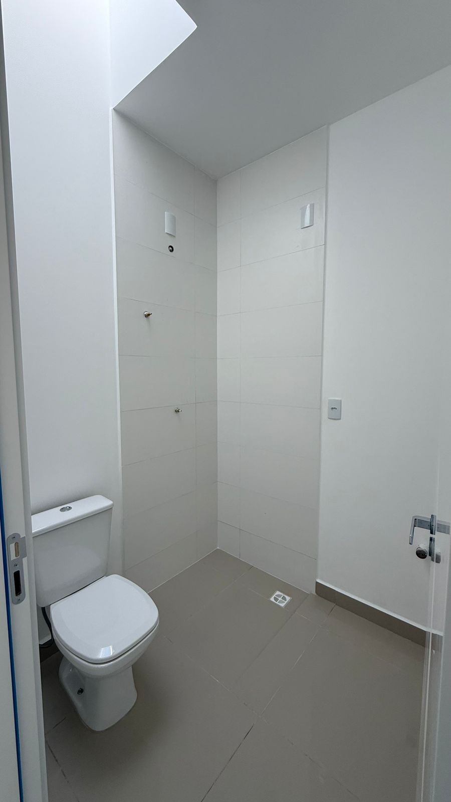 aplat-ranghetti-mavie-banheiro-01 Apartamento no Residencial Mavie em Navegantes (SC) | RANGHETTI