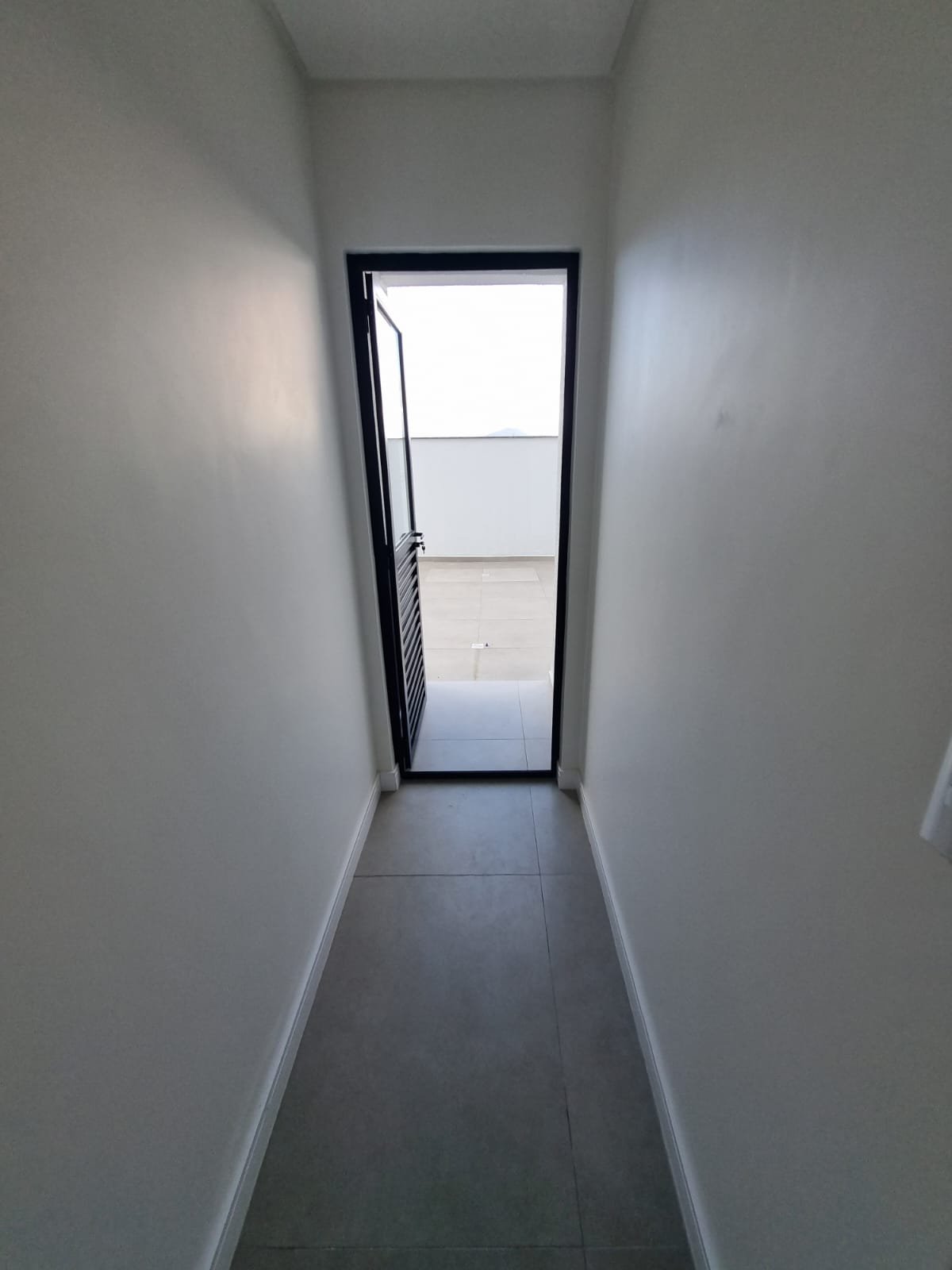 aplat-rjr-breeze-corredor-01 Apartamento no Breeze Residence em Navegantes (SC) | RJR